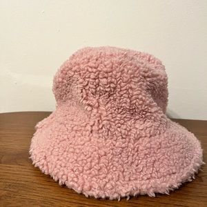 The most amazing 90s vintage bucket hat 💗